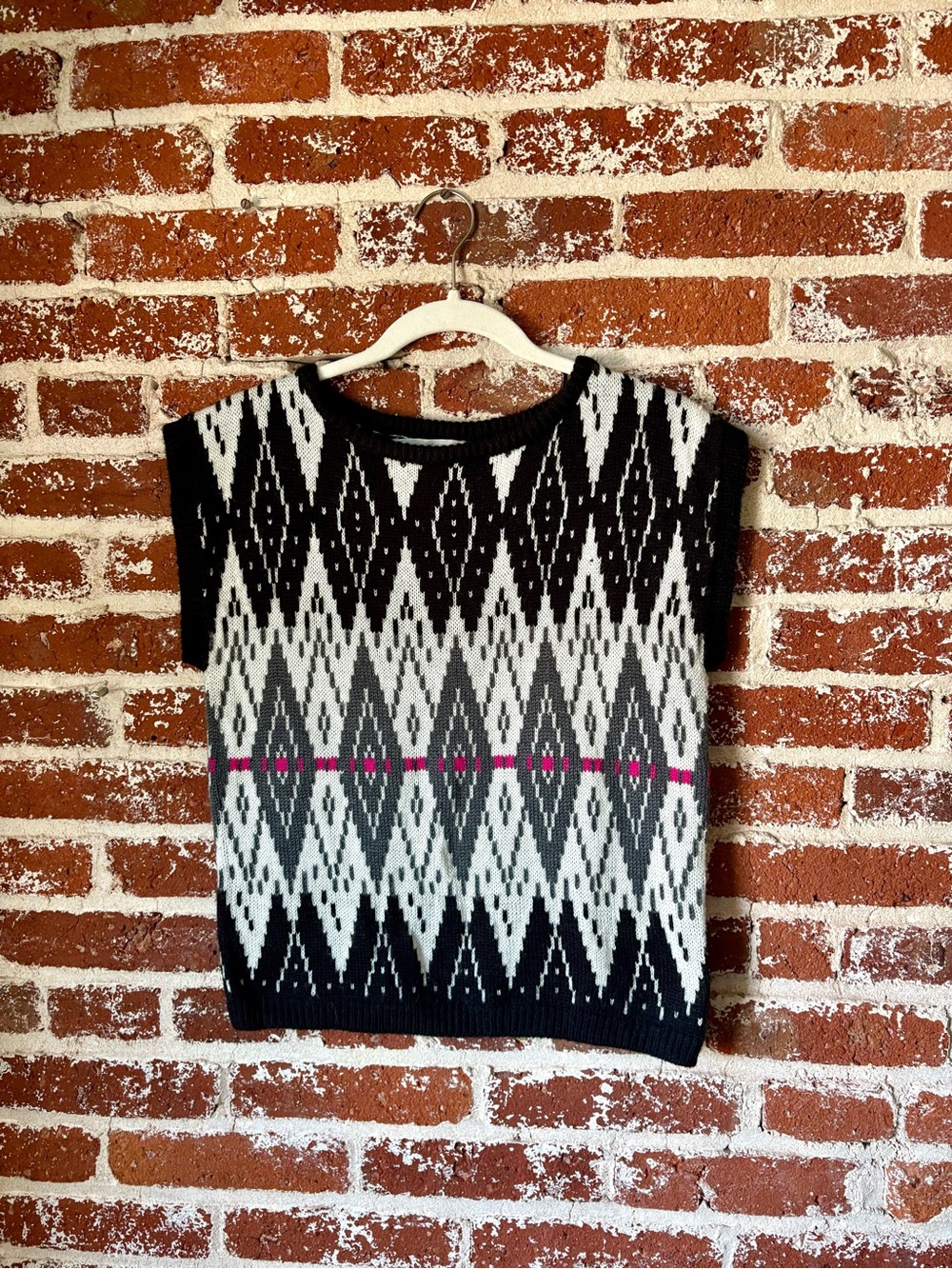 Y2K Rave Patterned Sweater Vest - Picture 4 of 6